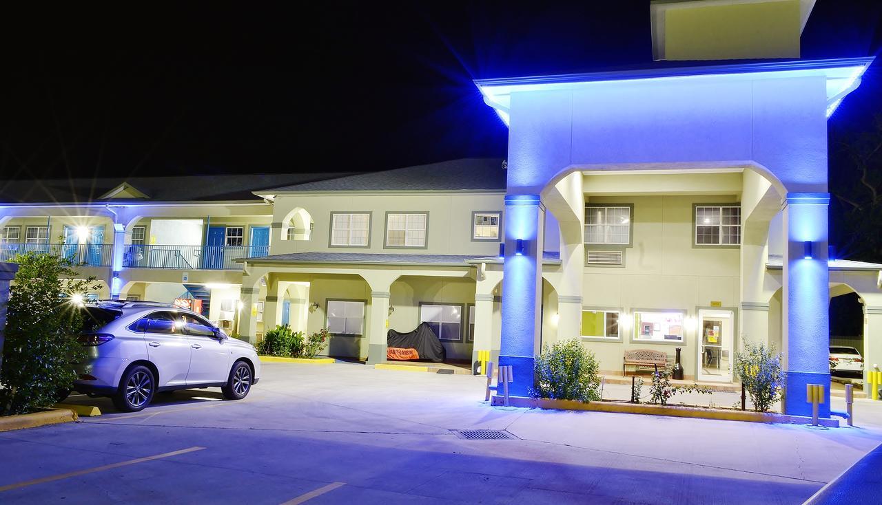 Scottish Inn And Suites アルバン エクステリア 写真