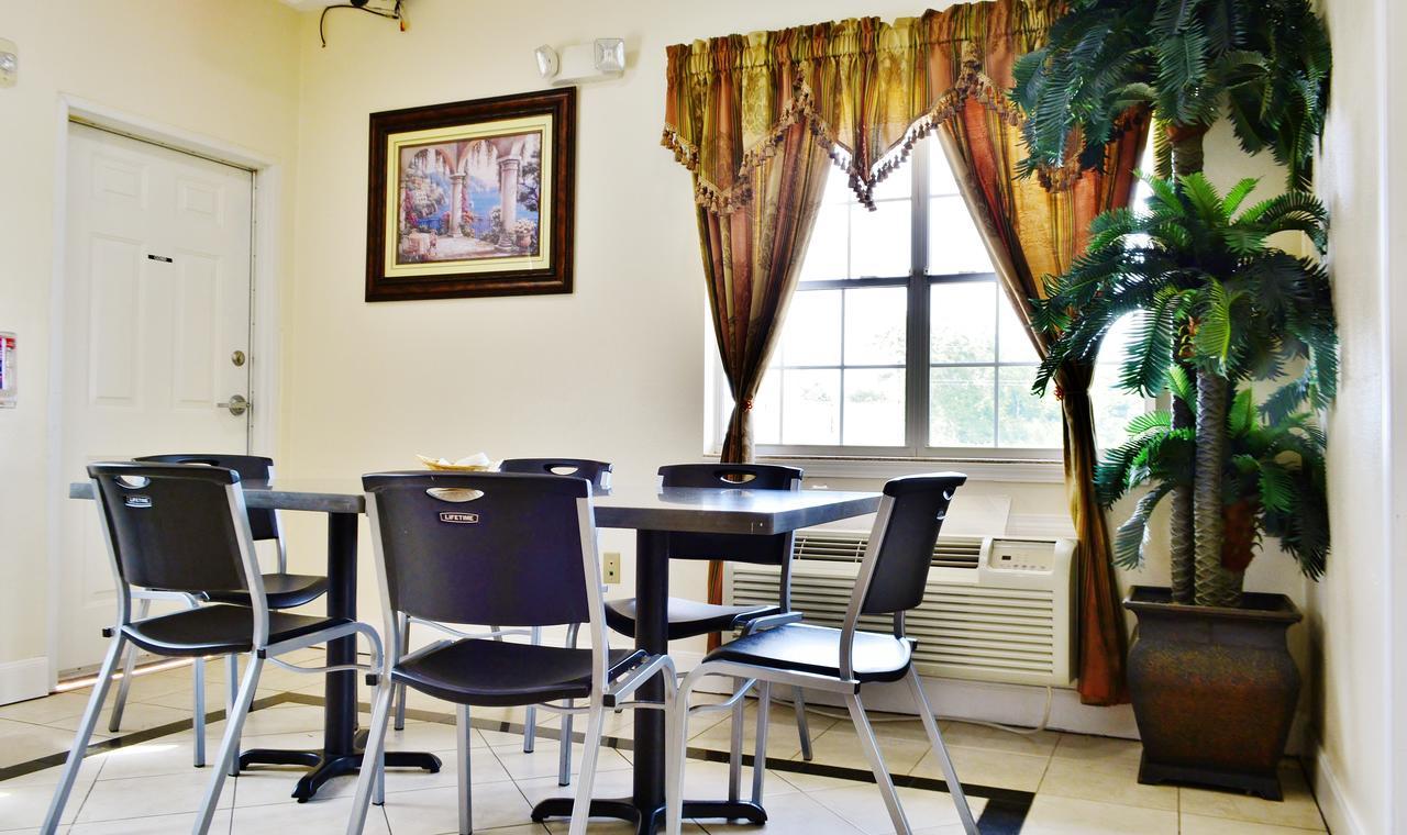 Scottish Inn And Suites アルバン エクステリア 写真